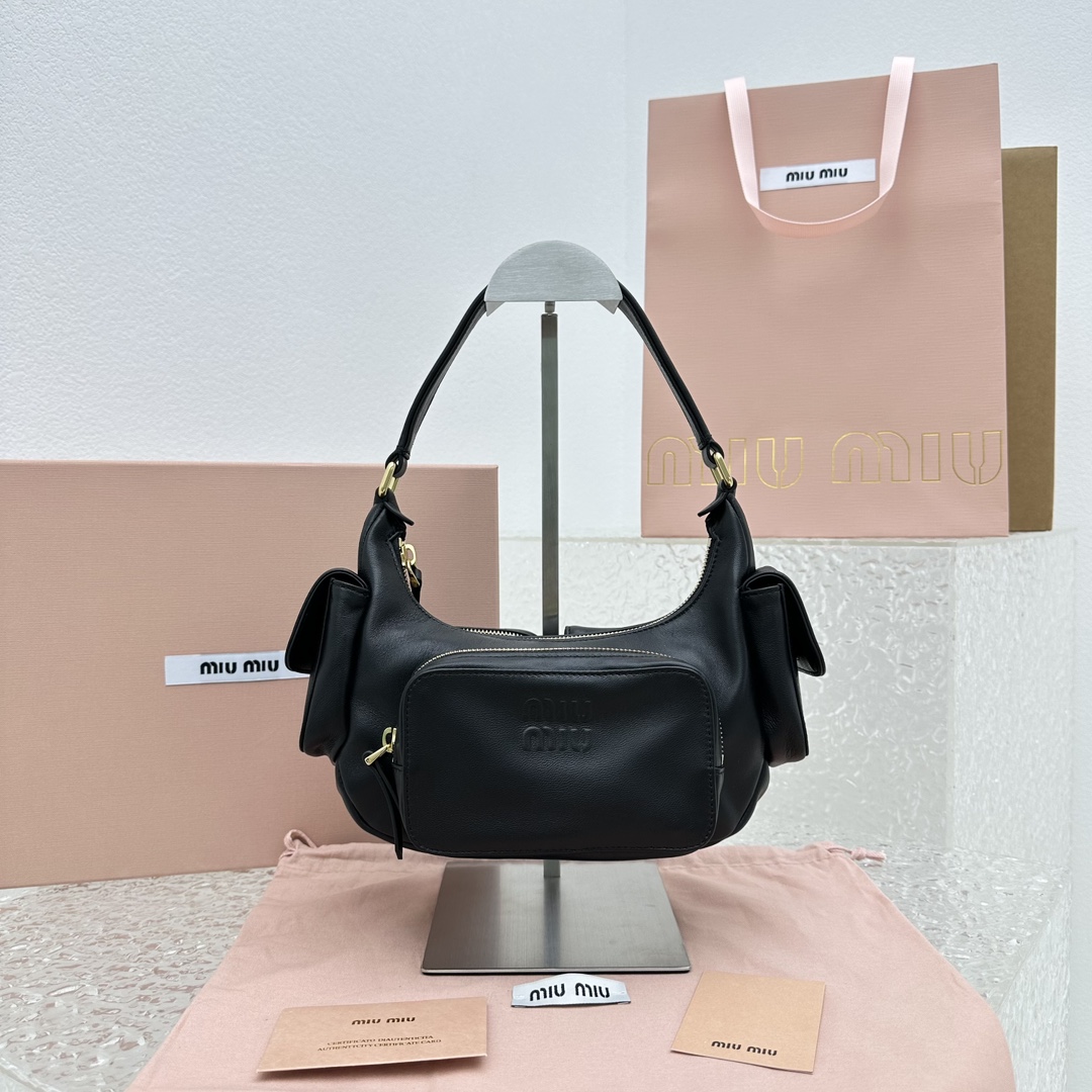 MIUMIU 미우미우 포켓 백 5BC146  21x6 X  12cm